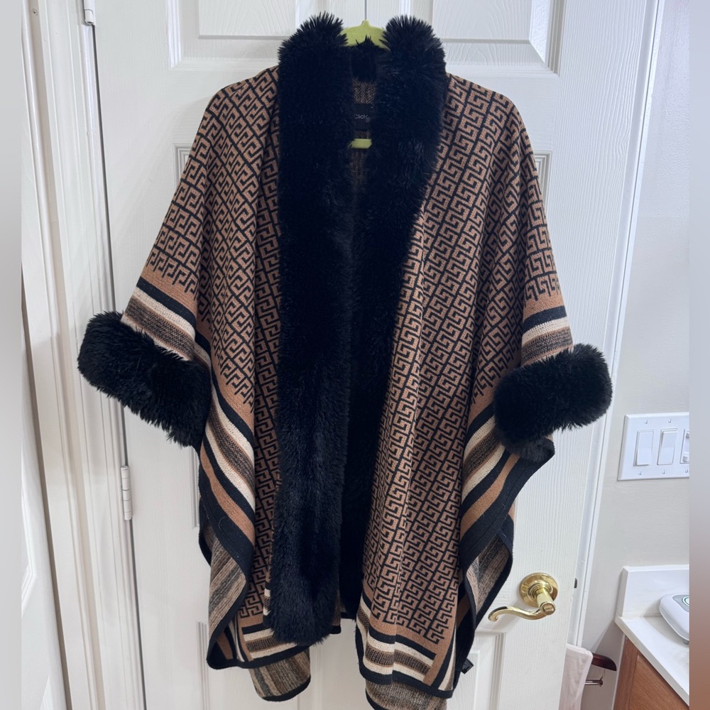 Cliche’ Black and Brown Patterned Kimono Poncho with Faux Fur Trim Sz L/XL